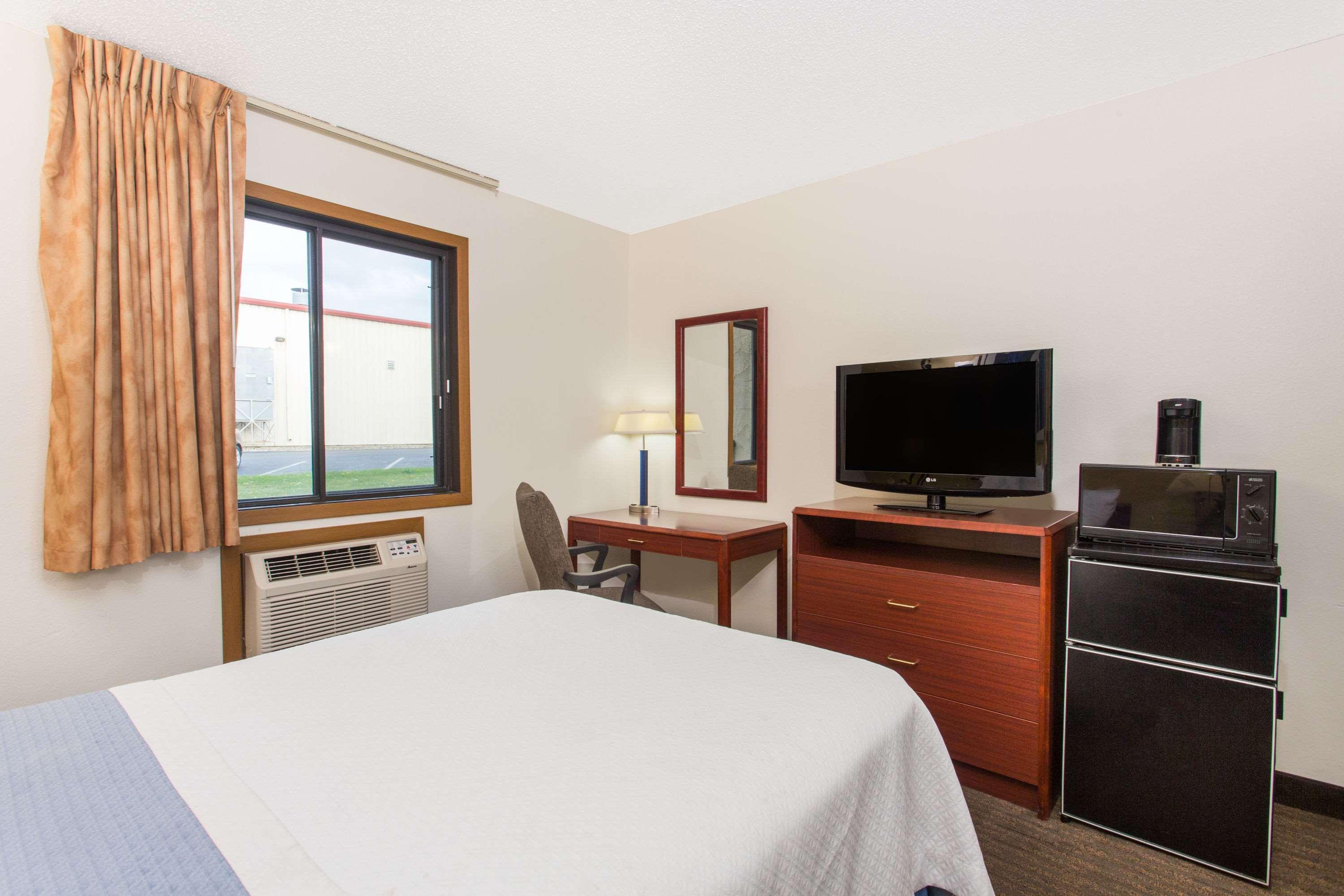 Days Inn By Wyndham Austin Exterior photo