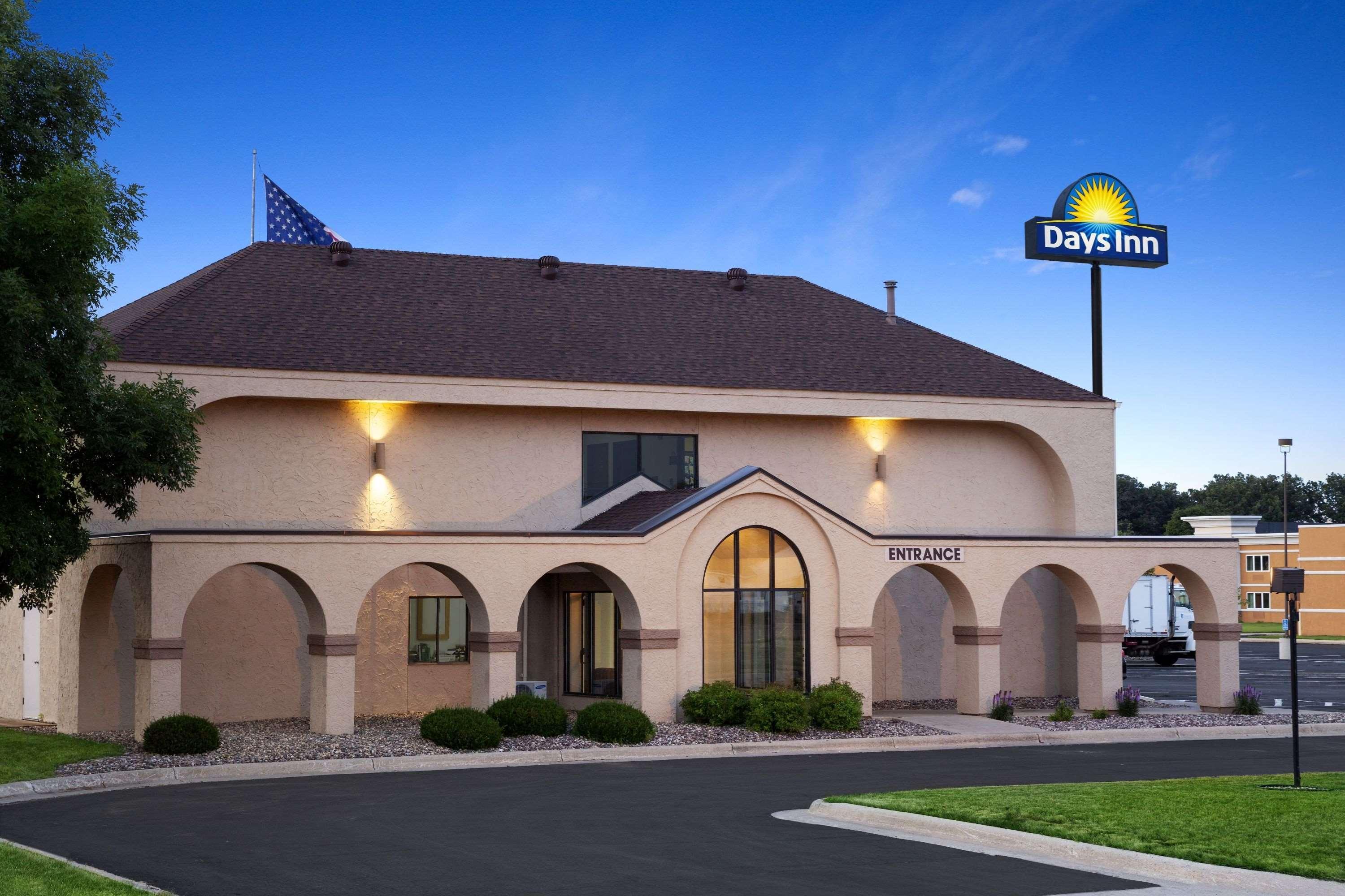 Days Inn By Wyndham Austin Exterior photo